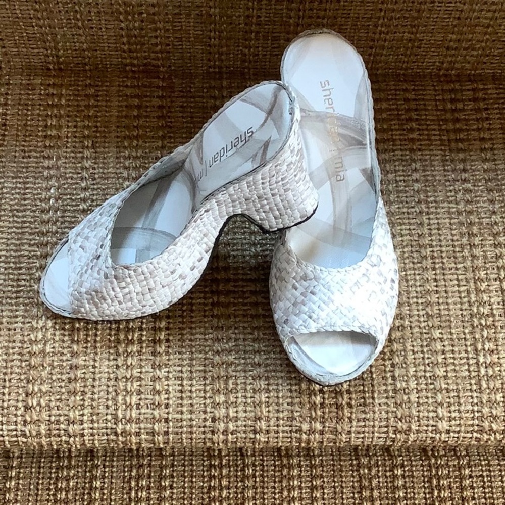 Size 7 Sheridan Mia Woven Platform Slide NWOT